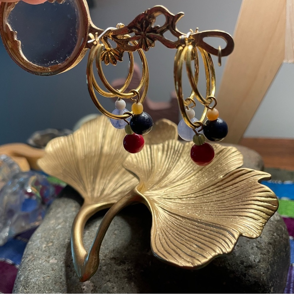 Vintage 70s–80s Red, Navy, Blue, Gold Tone Hoop Earrings Retro Beaded Dangles - Picture 7 of 9